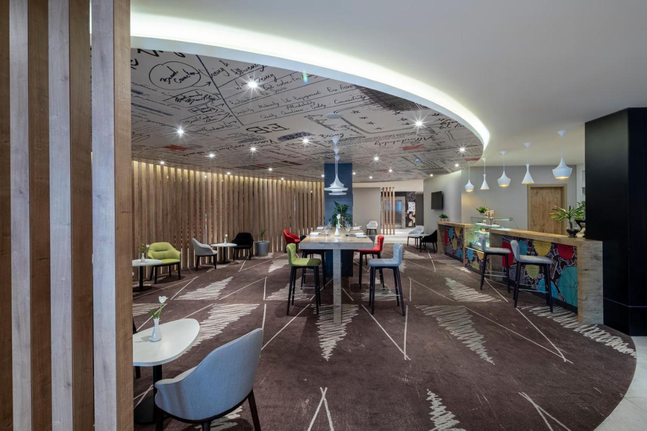 Ibis Jeddah Malik Road Hotel Bagian luar foto