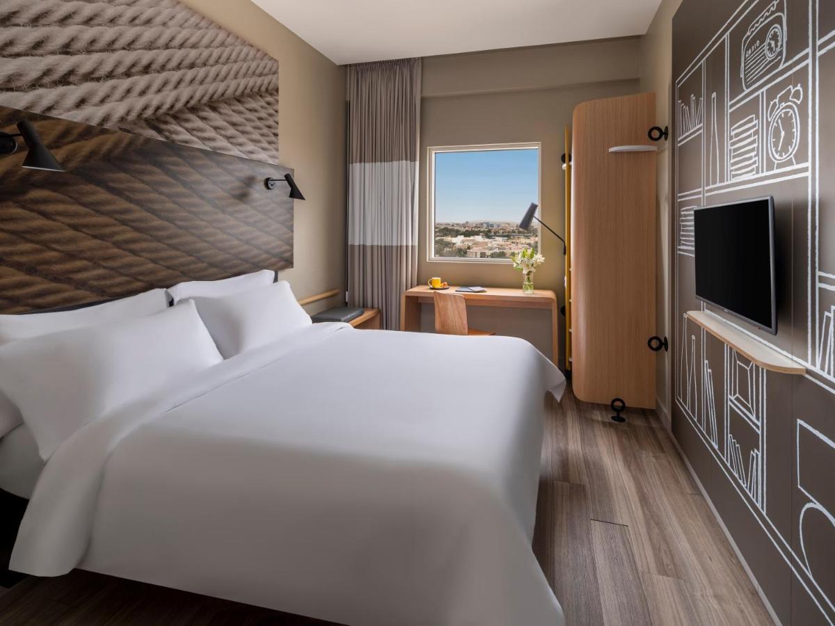 Ibis Jeddah Malik Road Hotel Bagian luar foto