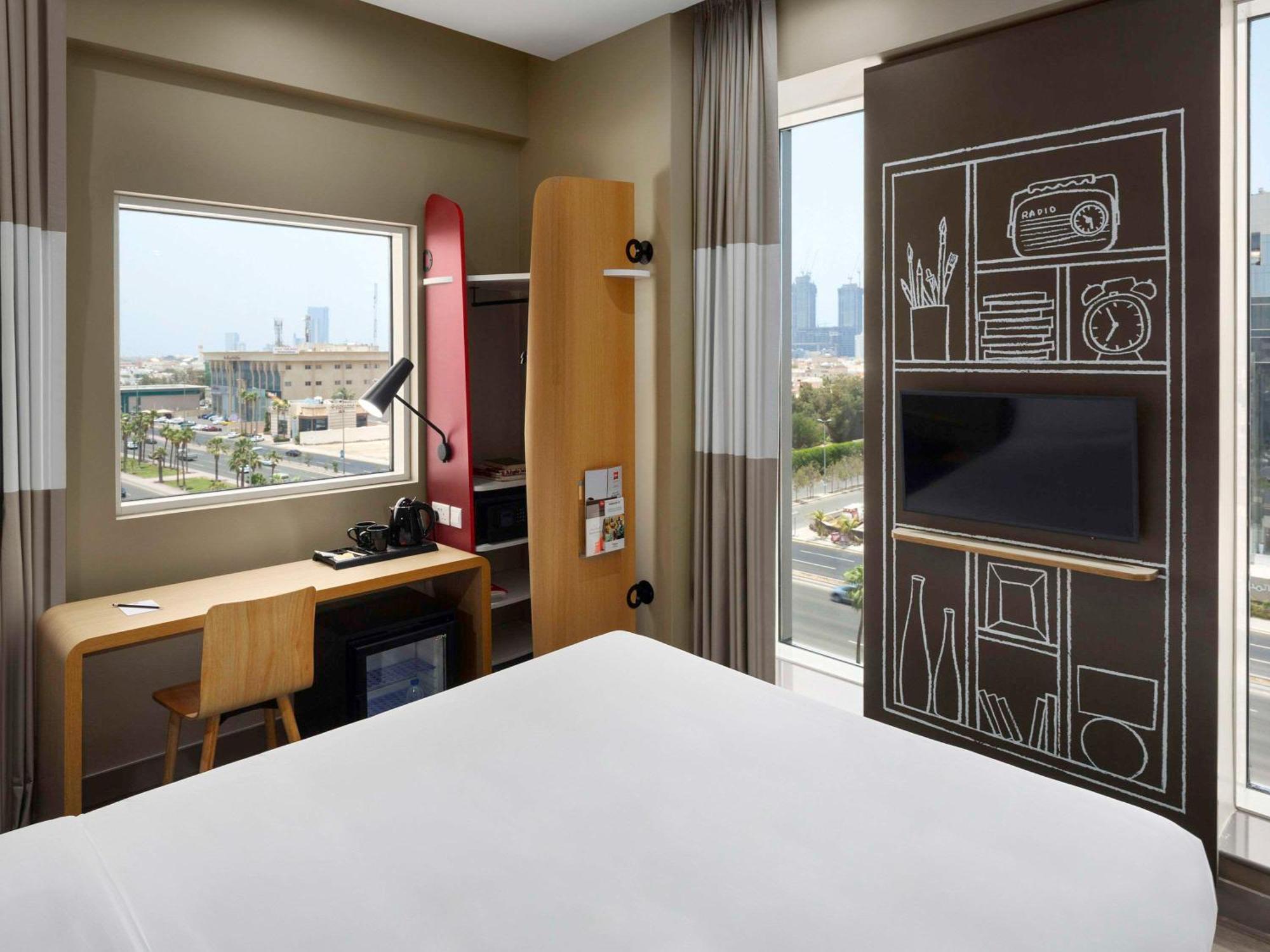 Ibis Jeddah Malik Road Hotel Bagian luar foto