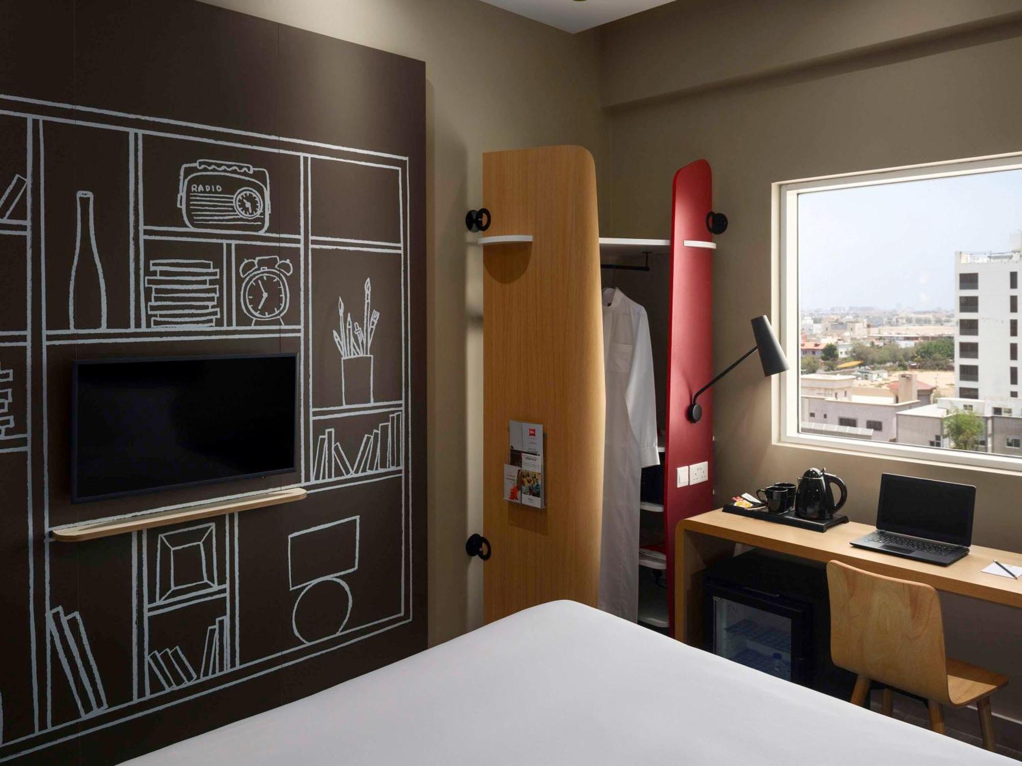 Ibis Jeddah Malik Road Hotel Bagian luar foto