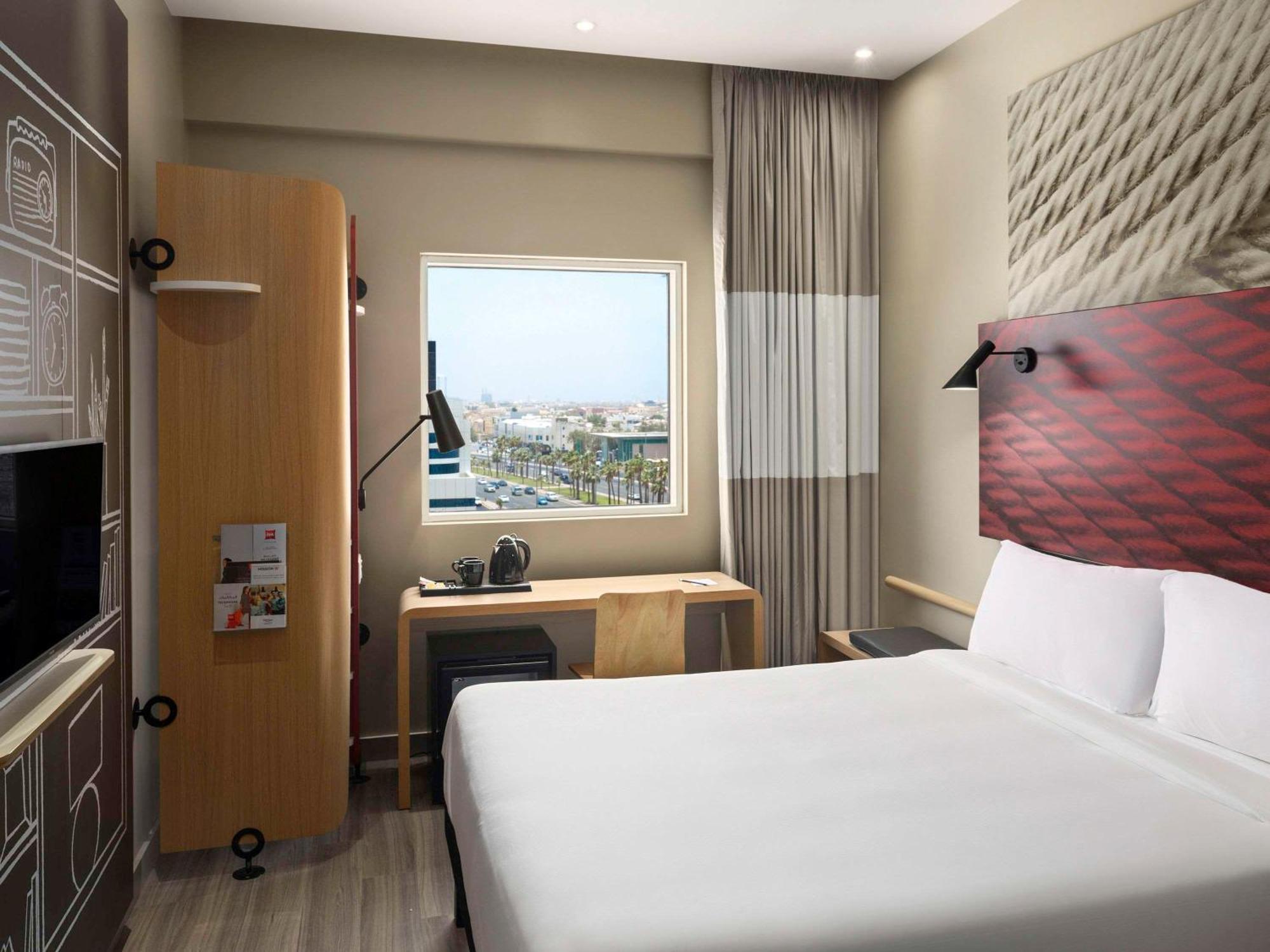 Ibis Jeddah Malik Road Hotel Bagian luar foto