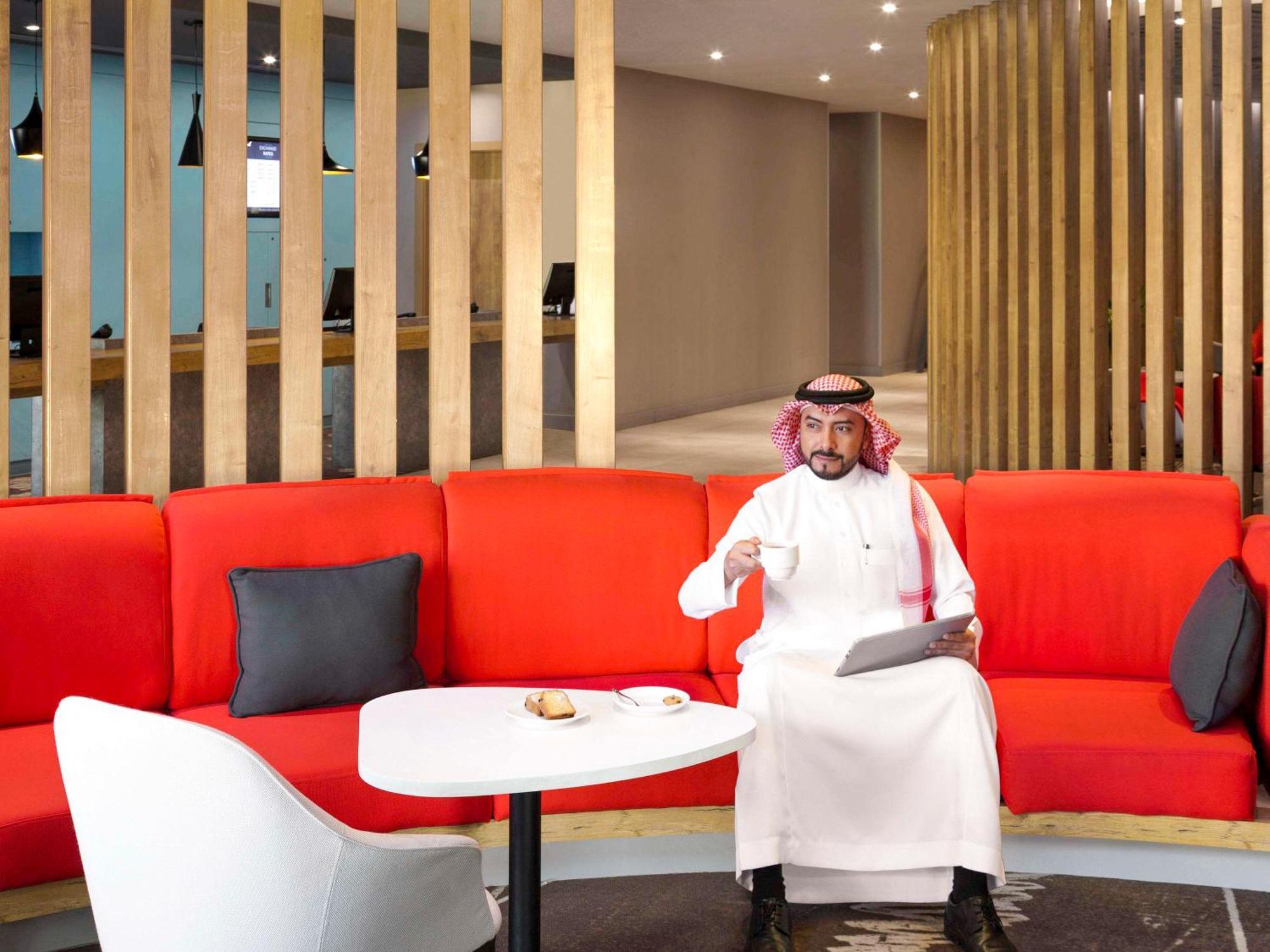 Ibis Jeddah Malik Road Hotel Bagian luar foto