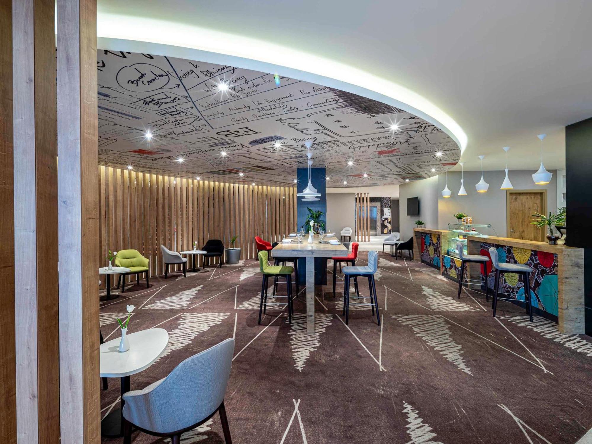 Ibis Jeddah Malik Road Hotel Bagian luar foto