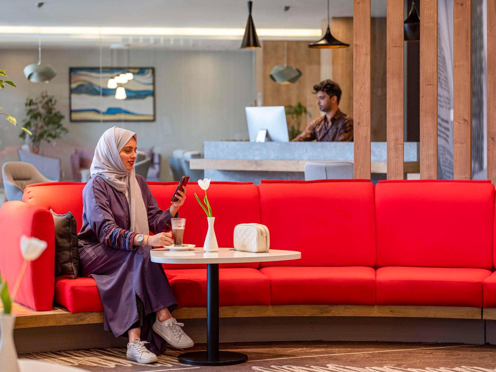 Ibis Jeddah Malik Road Hotel Bagian luar foto