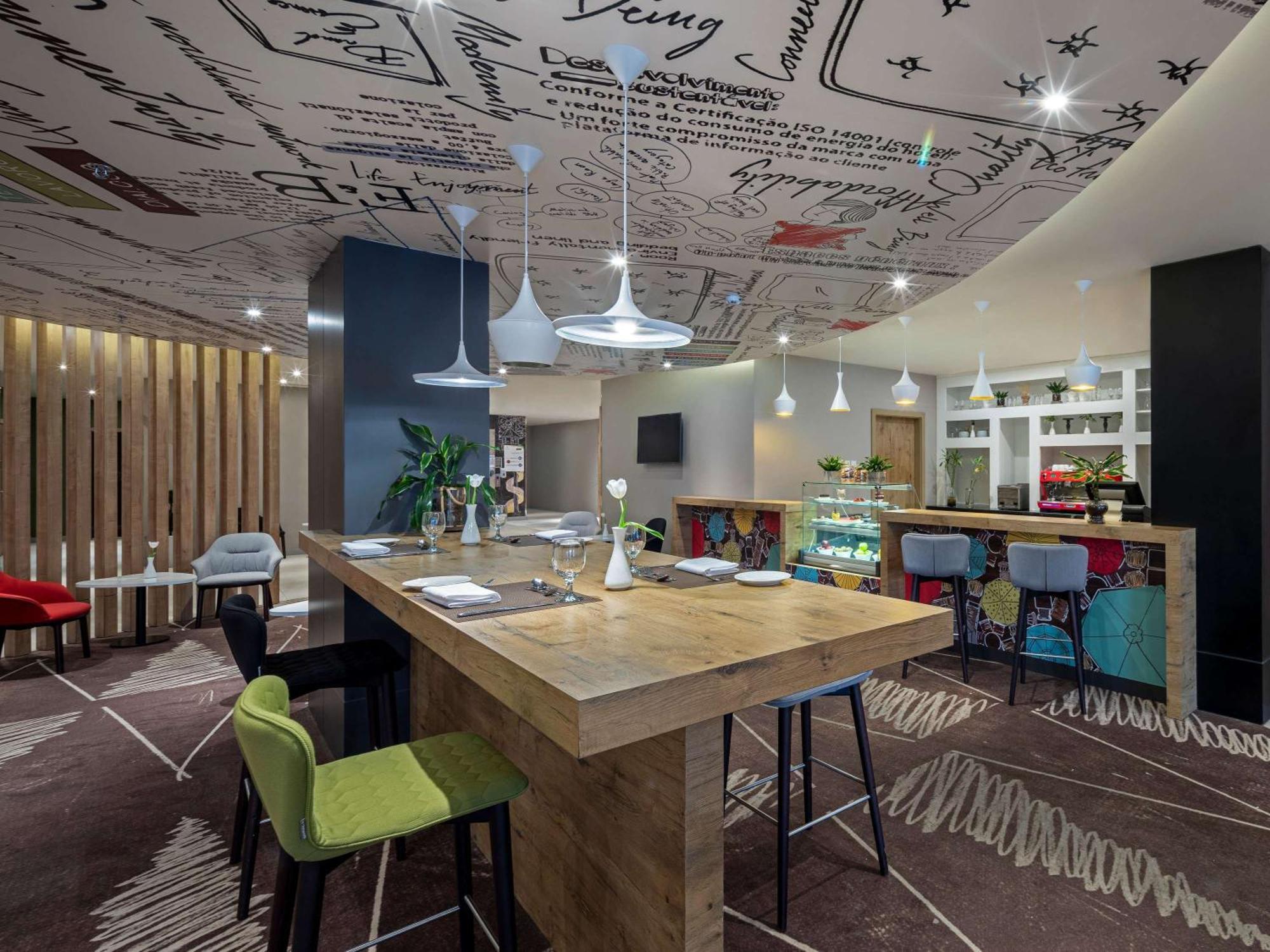 Ibis Jeddah Malik Road Hotel Bagian luar foto