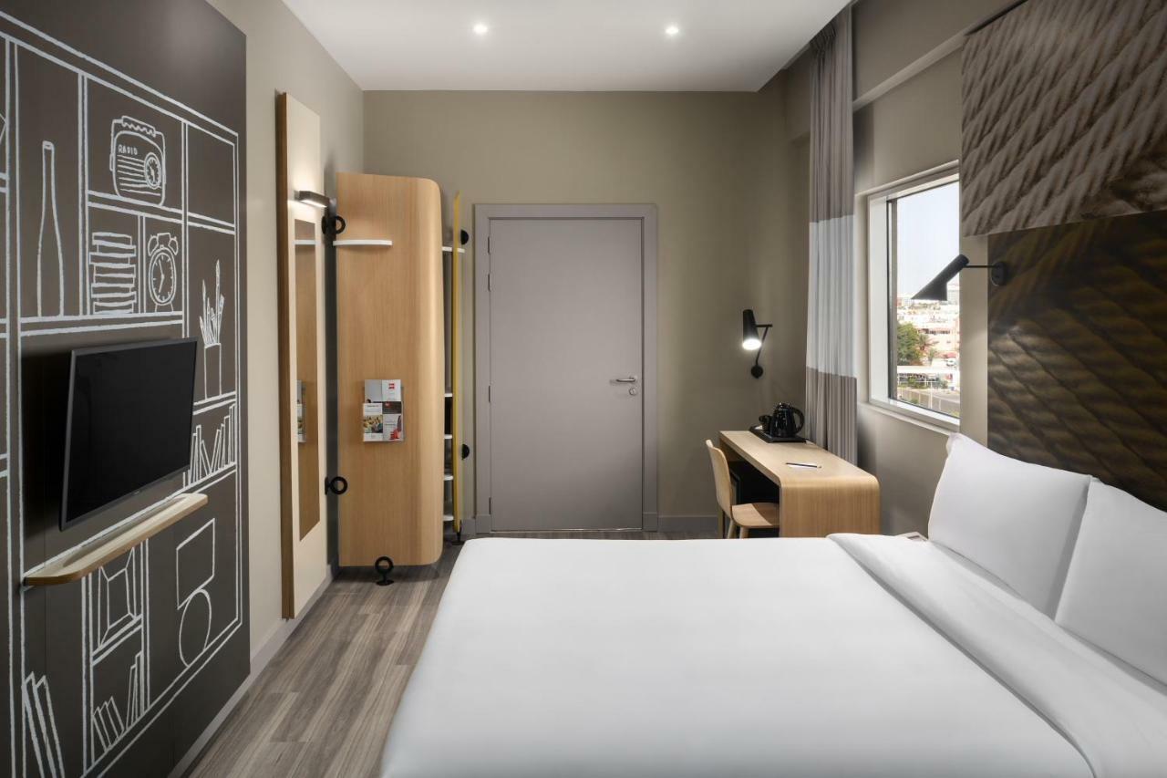 Ibis Jeddah Malik Road Hotel Bagian luar foto